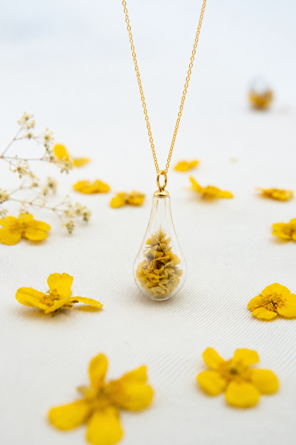 DA QUI- Collana goccia Ranuncolo selvatico