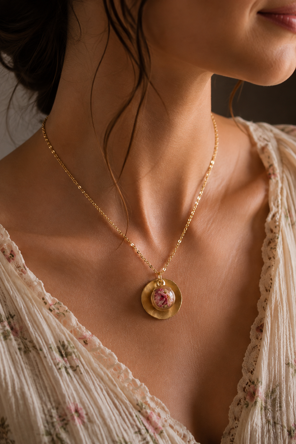 AURA- Collana Rosa canina